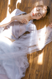 离婚和父亲过夫妻一起住好吗